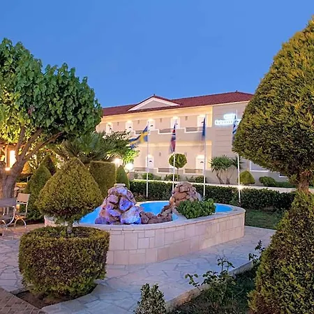 Kalamaki Hotel, Island מלון